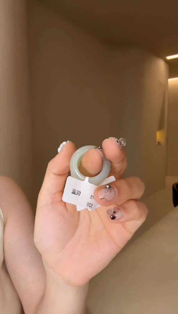 未镶嵌戒指和田玉15码俄蓝多样性发其一