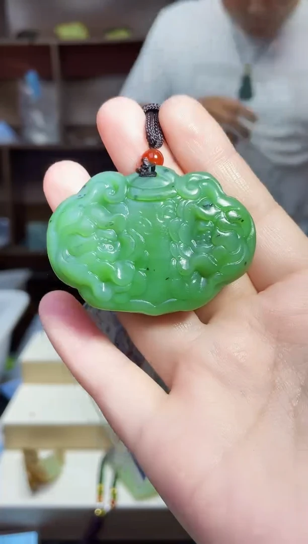 和田玉未镶嵌颈饰1