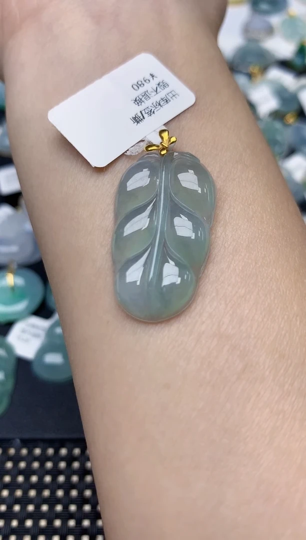 颈饰18K金镶嵌翡翠天然缅甸A货翡翠