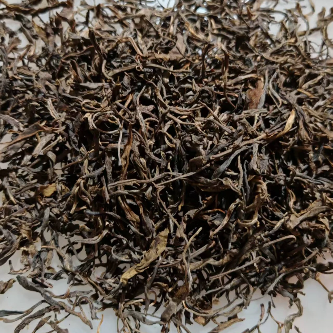 【鸣龙】2005年 老茶  晒青毛茶