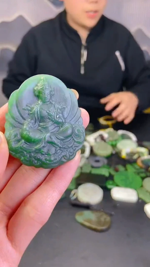 颈饰未镶嵌和田玉1