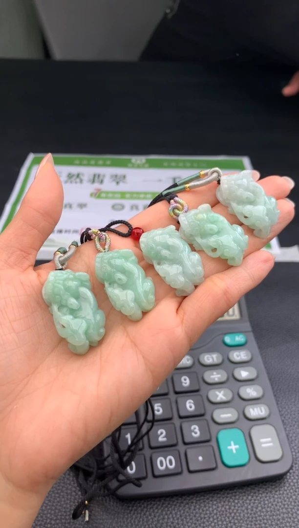 吊坠(不含链)未镶嵌翡翠下单联系小耳机多样性发货（拍一发一）