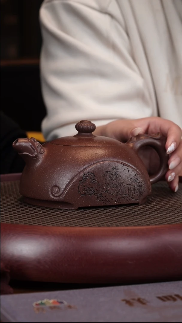 【闪购商品】紫砂茶壶1-48 YXM祥龙半月紫玉金砂500c