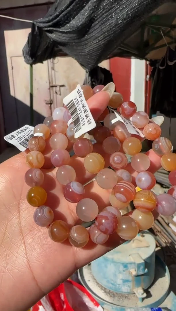 【闪购商品】南红玛瑙单圈未镶嵌原矿无优化天眼10mm单圈多样发一串