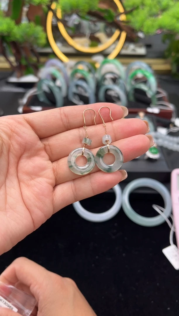 18K金镶嵌翡翠耳坠耳坠