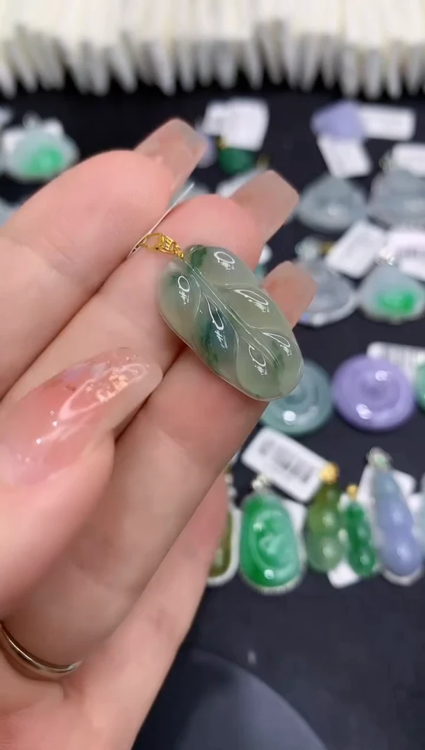 吊坠(不含链)18K金镶嵌翡翠111111111111