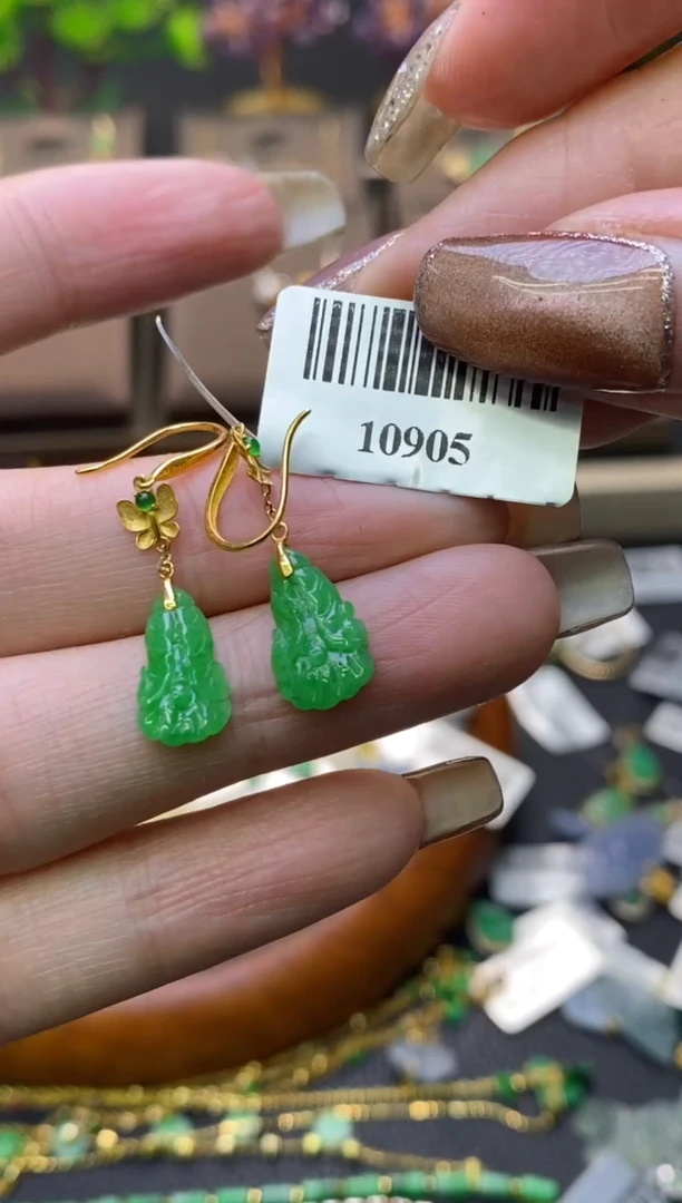 翡翠18K金镶嵌颈饰白菜吊坠10905