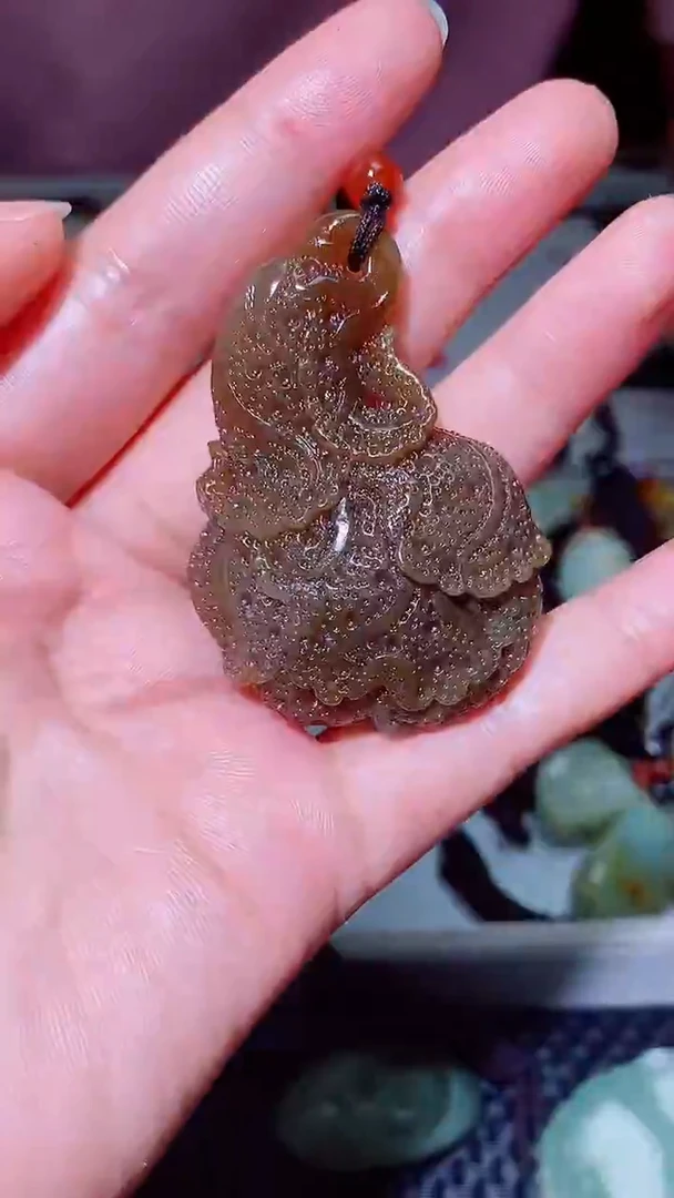 和田玉未镶嵌颈饰1
