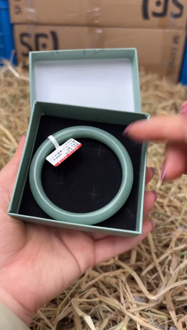 未镶嵌手镯石英质玉D-4048