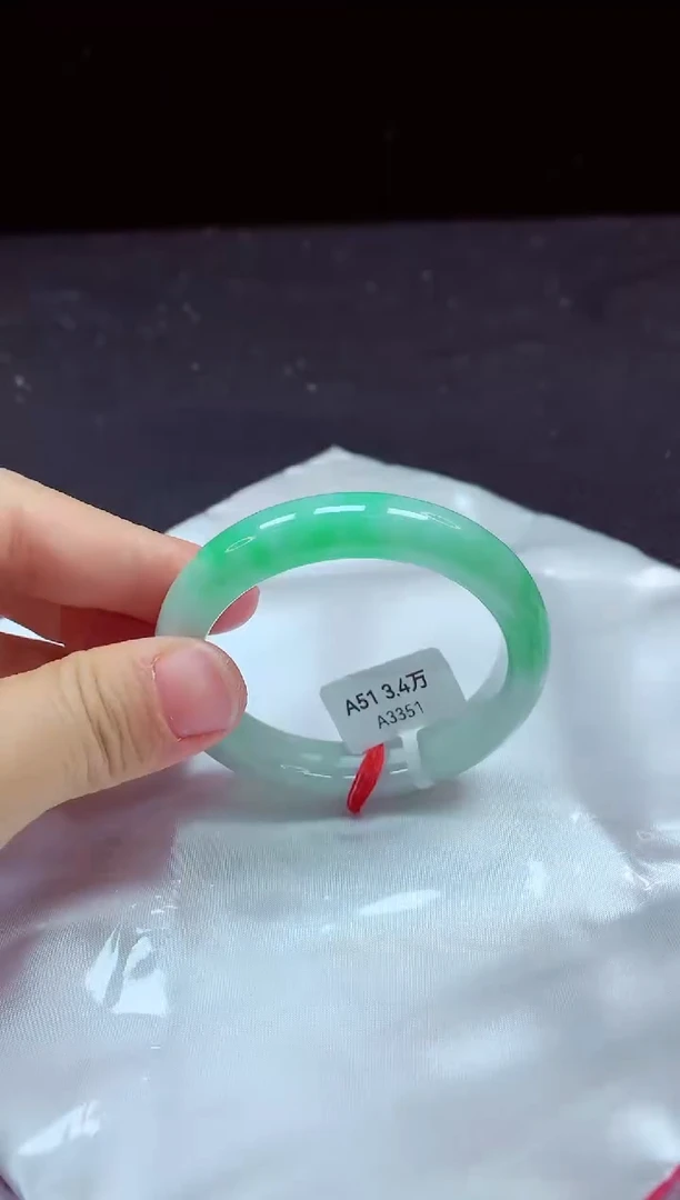 【闪购商品】翡翠手镯未镶嵌镯子51+