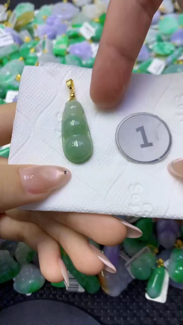 颈饰未镶嵌翡翠天然缅甸翡翠A货