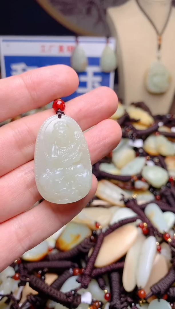 和田玉未镶嵌颈饰1