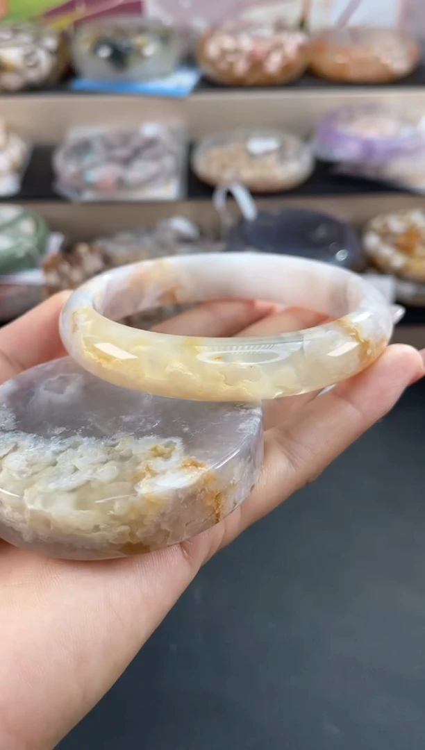 未镶嵌手镯石英质玉66