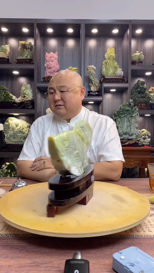 玉人*玉岫岩料手工雕刻摆件居家装饰送礼一物一图