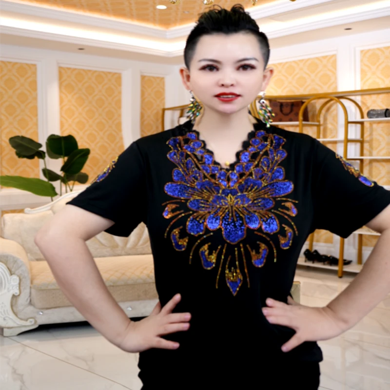 【苗苗专享】重工艺烫钻波浪V领T恤时尚短袖气质打底衫显瘦百搭上衣