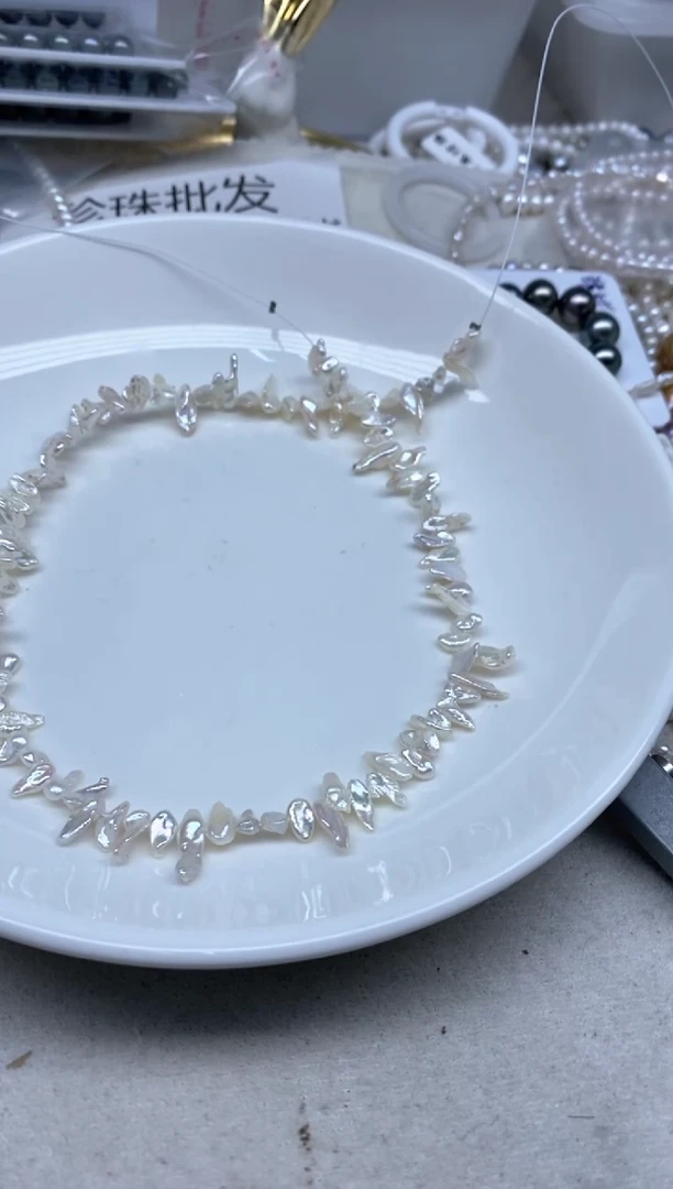 颈饰未镶嵌淡水珍珠花瓣