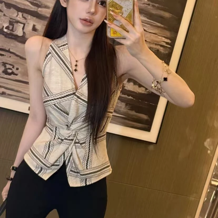 【现货】粉红PINGK | “松弛有度”设计感老钱风时尚气质扭结上衣马甲