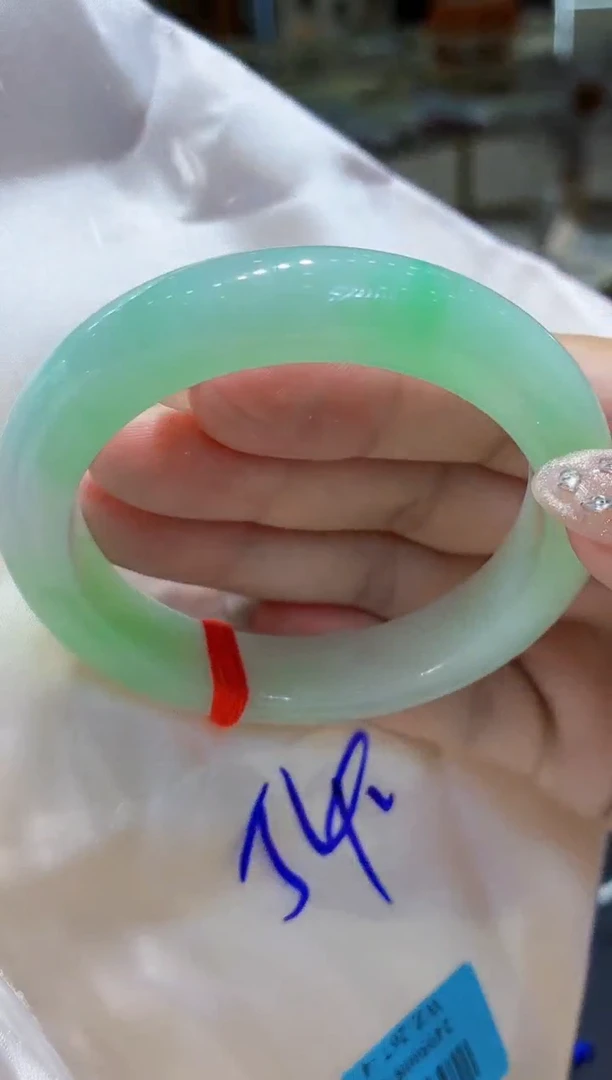 未镶嵌手镯翡翠翡翠手镯