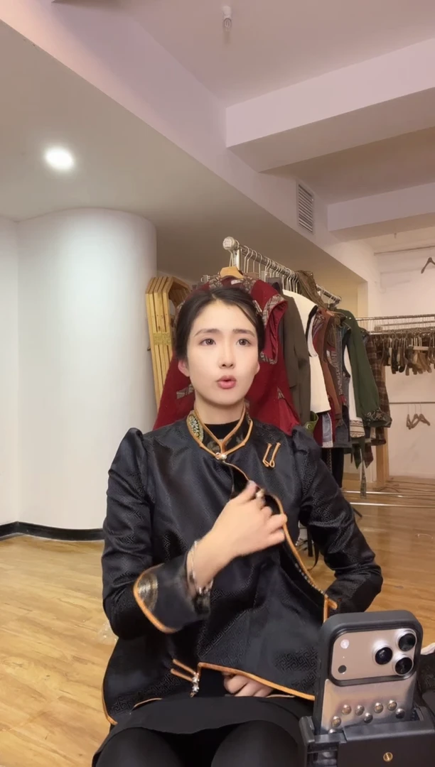 外套       M码       80-105斤