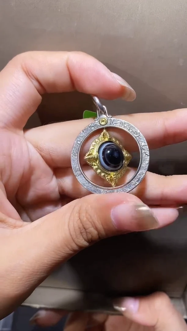 玛瑙/玉髓（覆膜）颈饰未镶嵌X