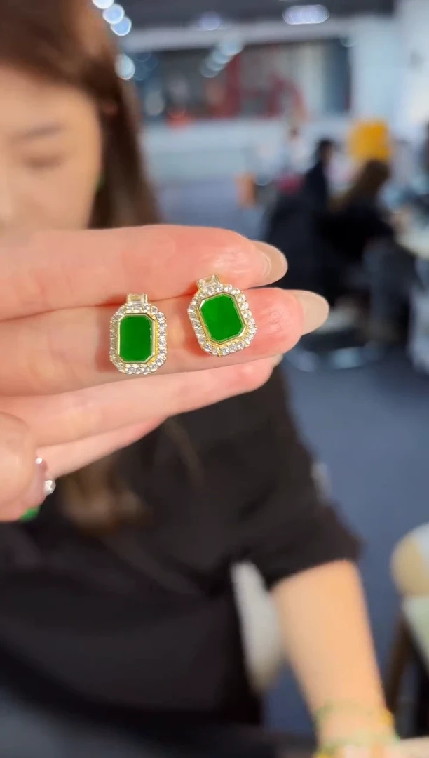 【闪购商品】翡翠耳饰未镶嵌缅料A货/支持复检/一对