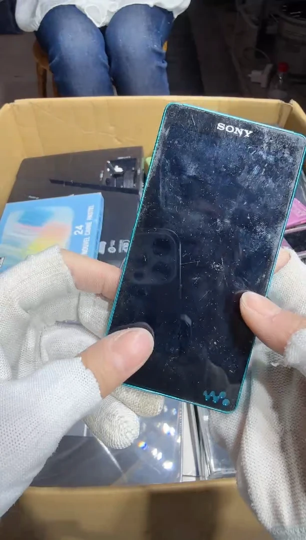 8新熊*君   313中古商品，瑕疵品，不保好坏。