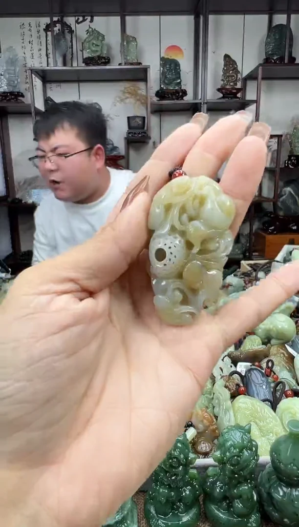 未镶嵌和田玉把件1