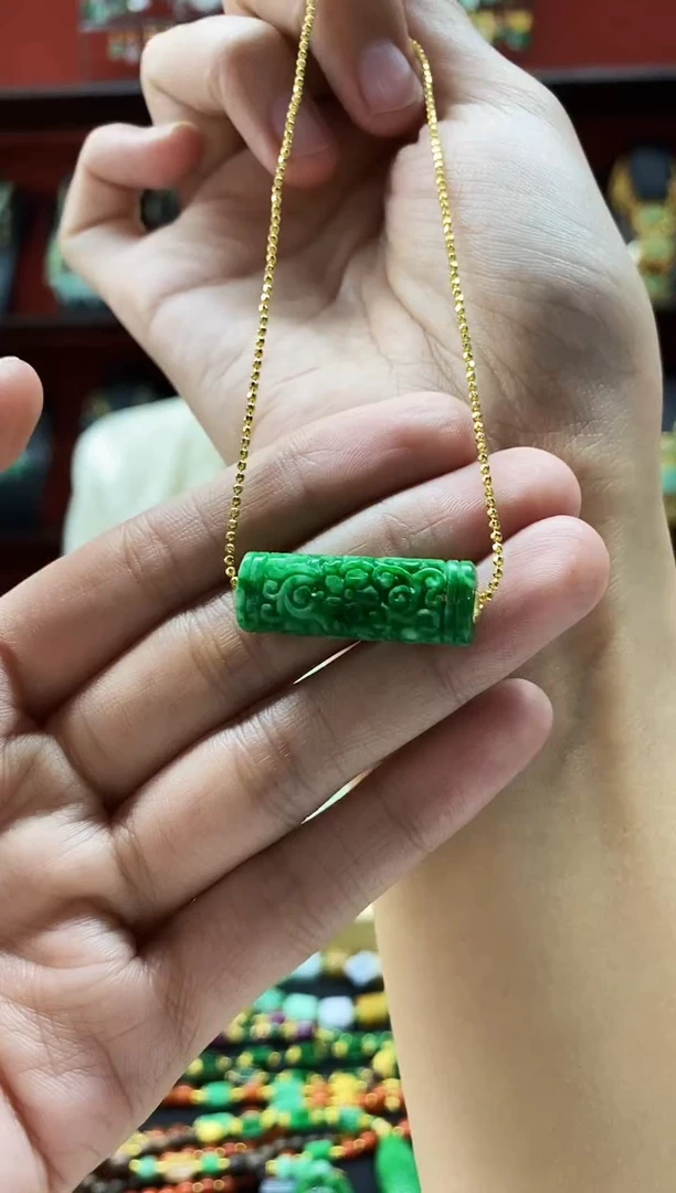 颈饰未镶嵌翡翠吊坠