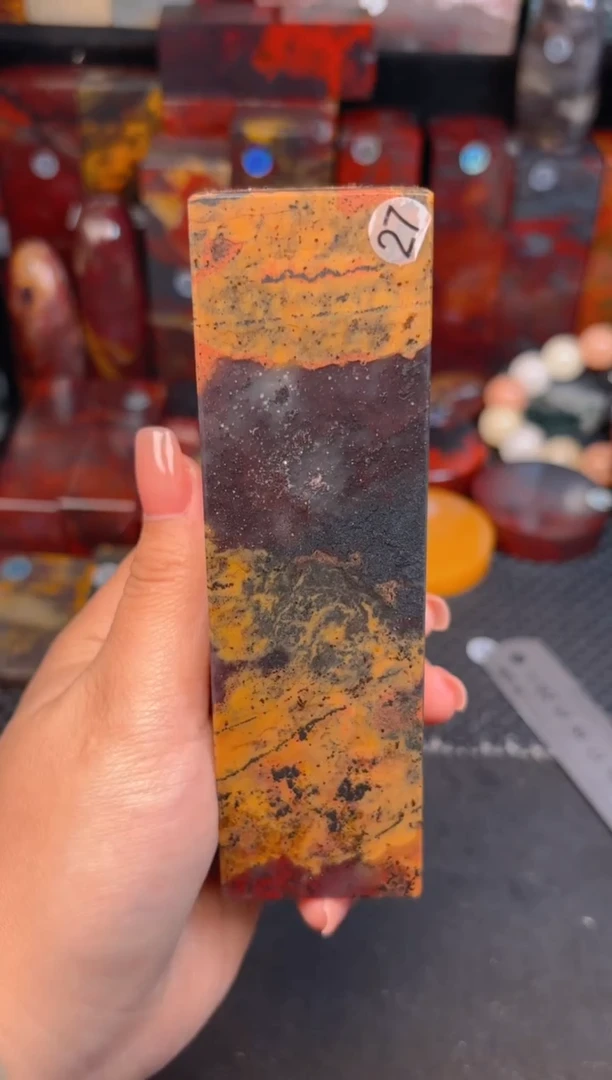 玉桂林鸡血玉印章摆件27