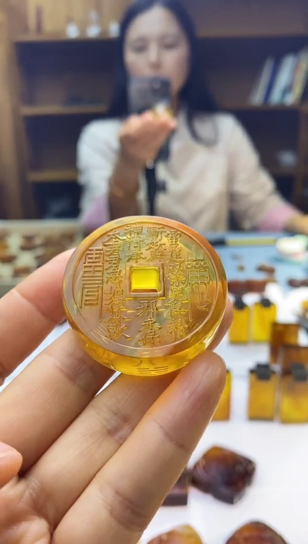 琥珀颈饰未镶嵌SN64-79（上衣花钱）