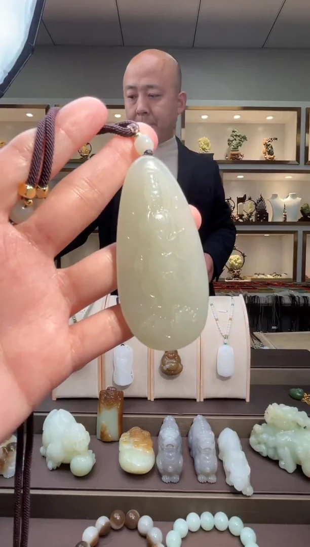 颈饰未镶嵌和田玉苏