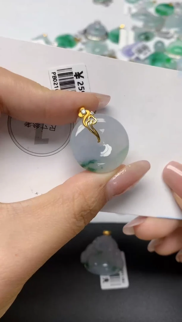 颈饰18K金镶嵌翡翠天然缅甸a货翡翠百元以上9元证书费自理