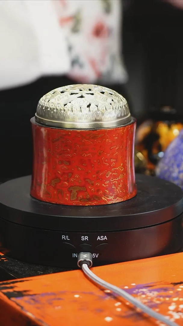 大漆红金色香炉11