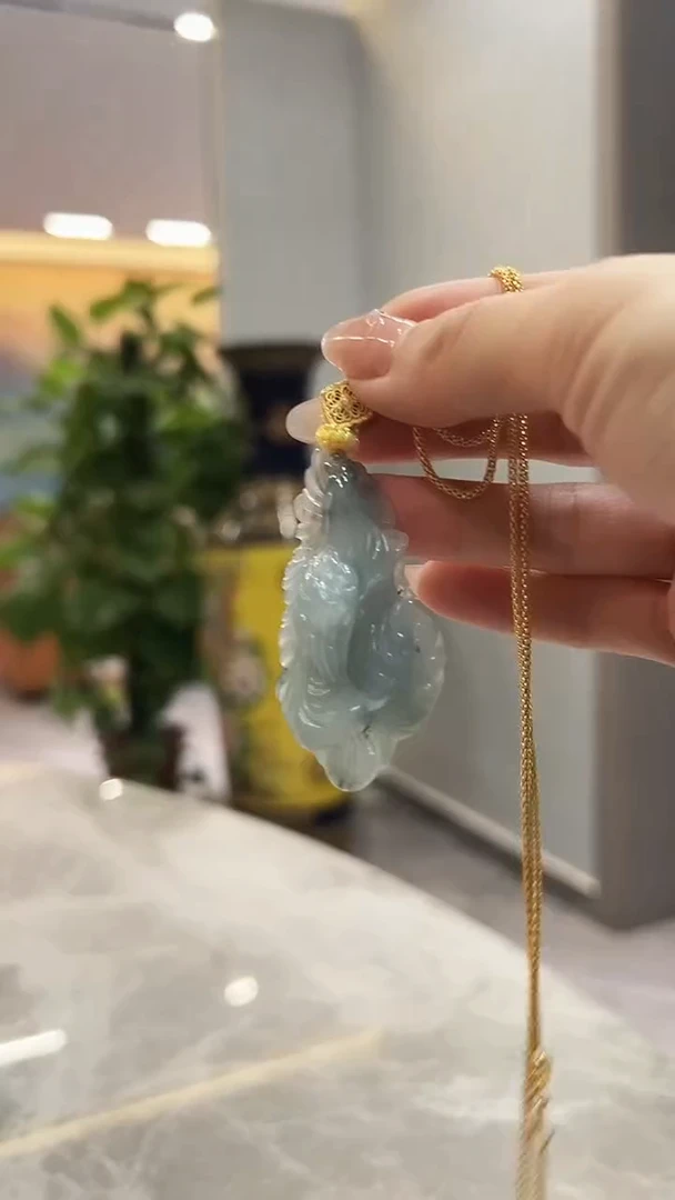 翡翠未镶嵌颈饰凤凰