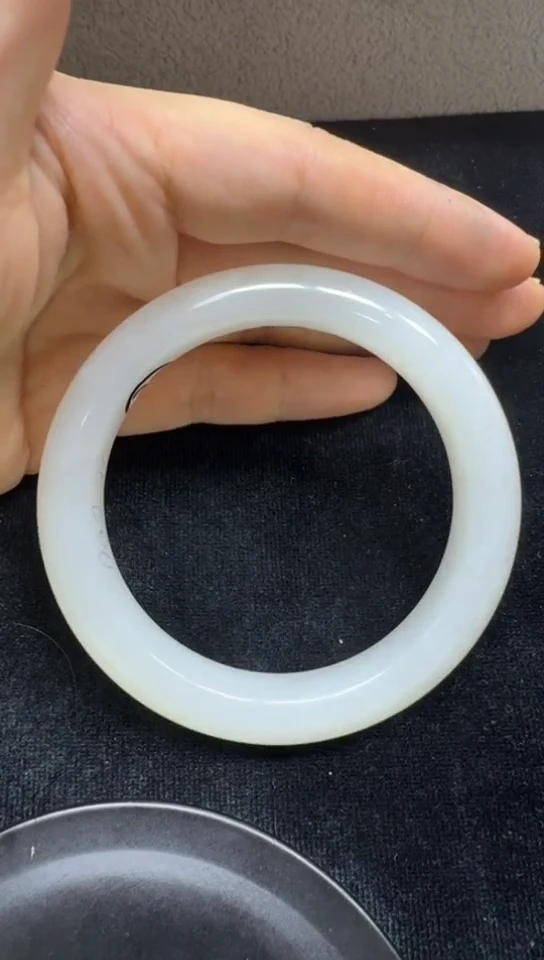 和田玉手镯未镶嵌604圈口57.1