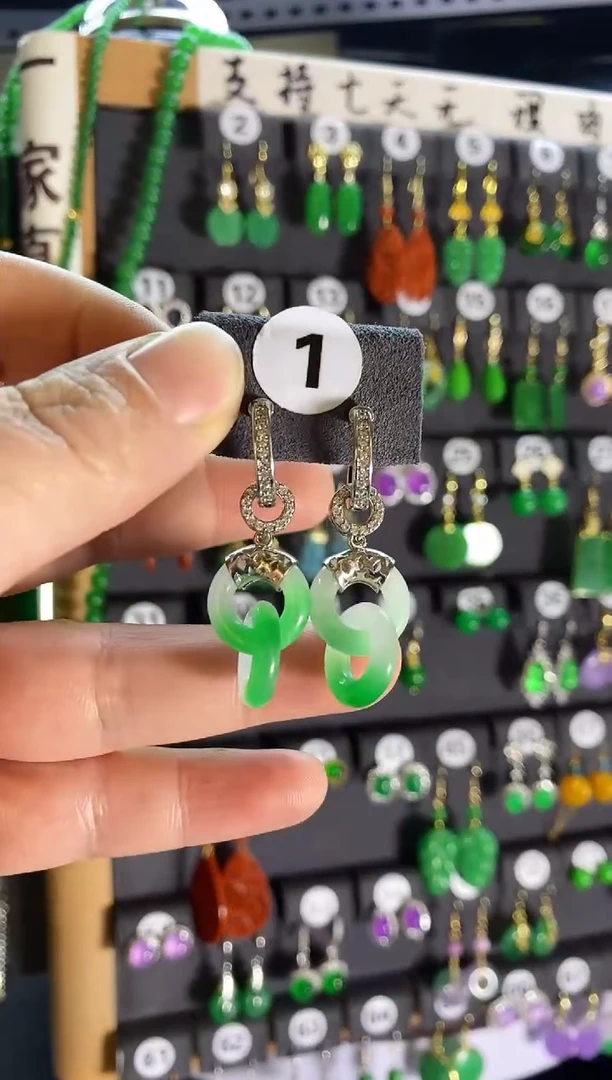 【闪购商品】翡翠耳饰银S925镶嵌1....