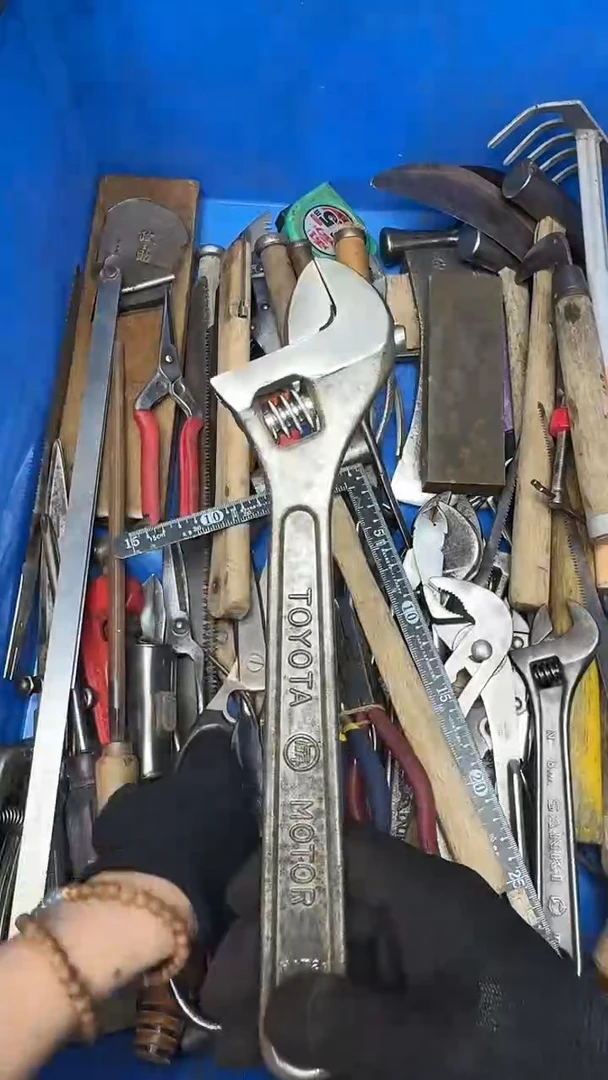 余**步五金工具钳子剪子等23