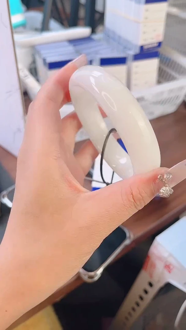 未镶嵌手镯和田玉19T1561