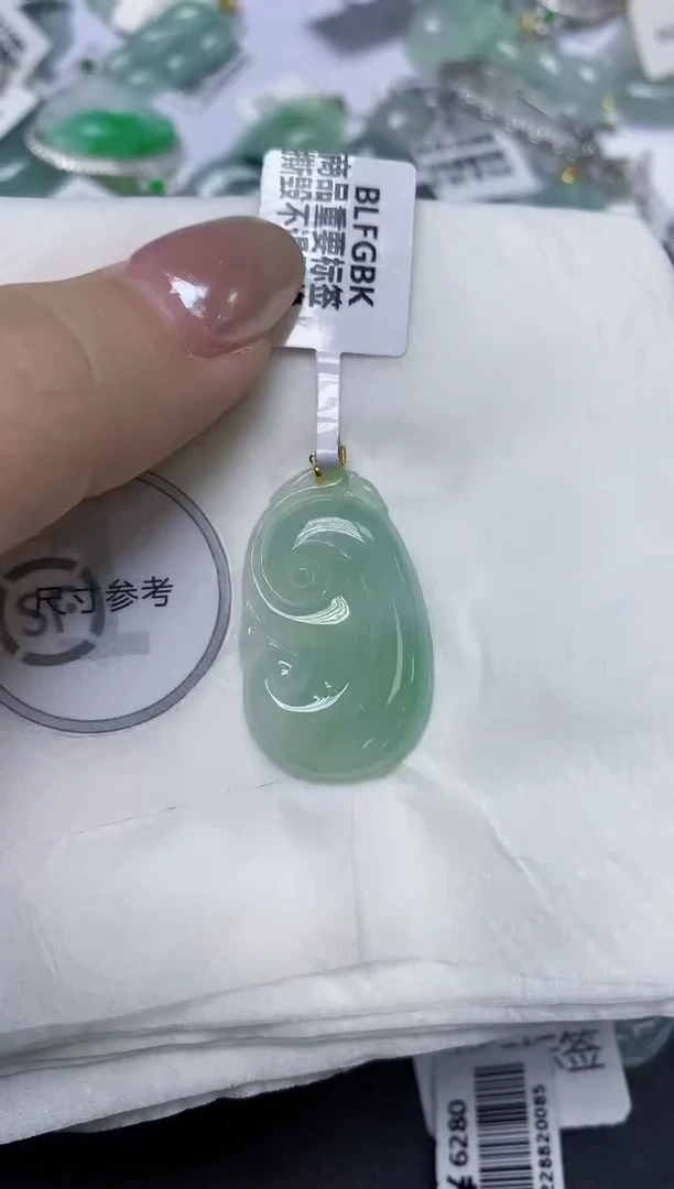 颈饰18K金镶嵌翡翠天然缅甸翡翠A货百元以上9元证书费自理