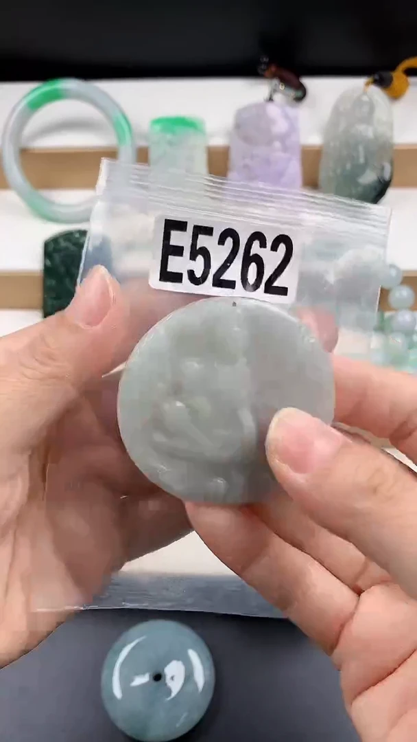 颈饰未镶嵌翡翠天然翡翠吊坠挂件