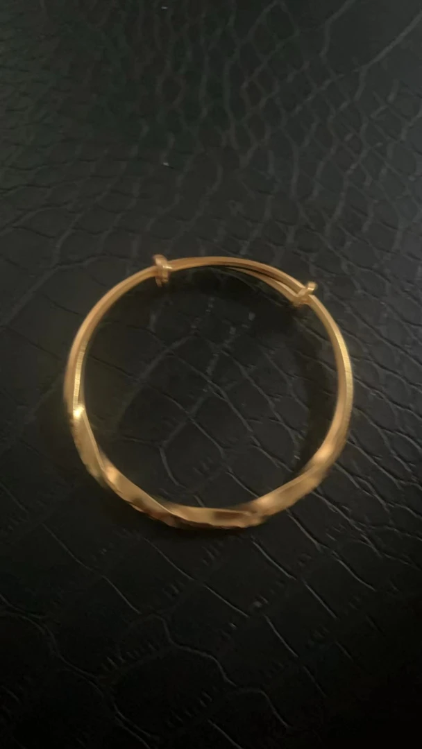 手镯 D20【珍藏级别】时尚水波纹手镯