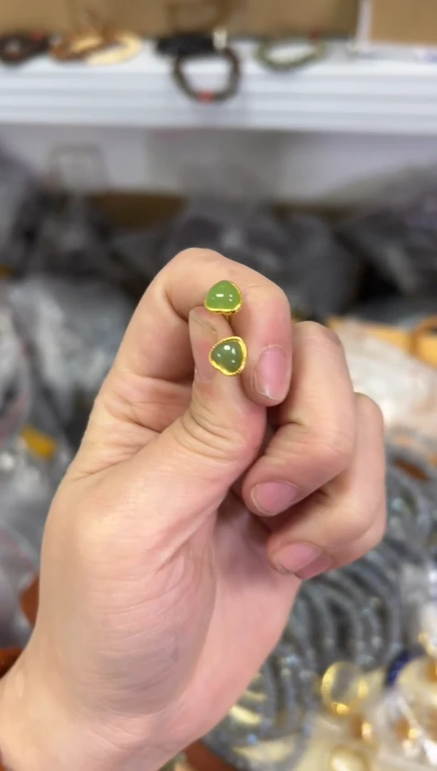 【闪购商品】和田玉耳饰银S925镶嵌和田碧玉爱心银耳钉[0471]