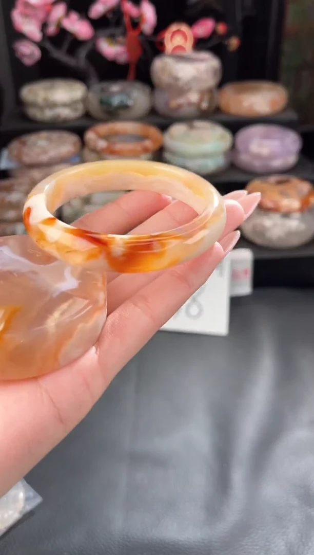 【闪购商品】石英质玉手镯未镶嵌56