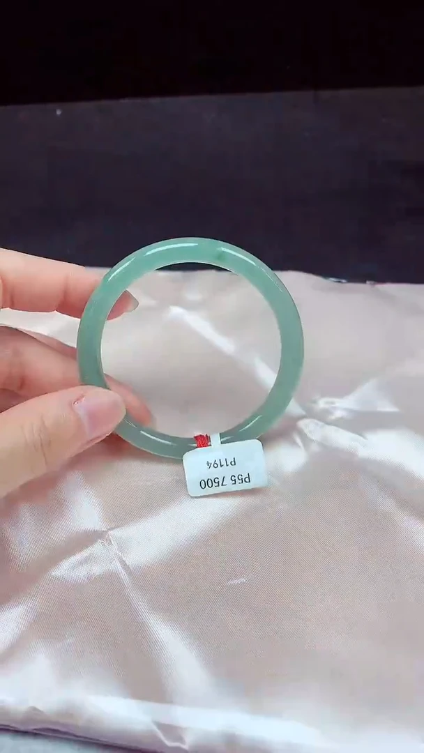 翡翠手镯未镶嵌镯子056+