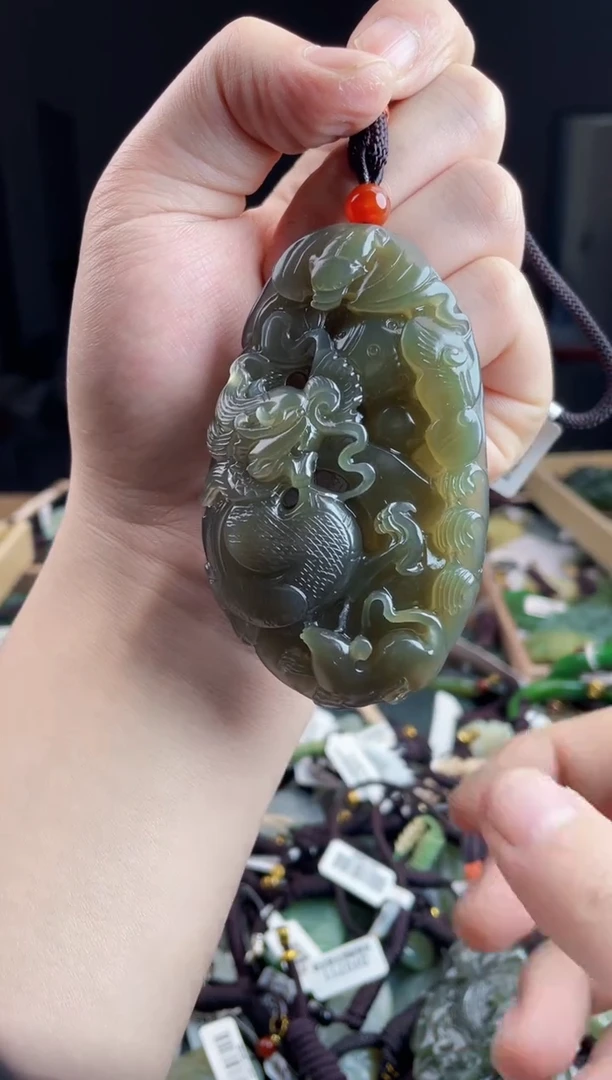 颈饰未镶嵌和田玉1