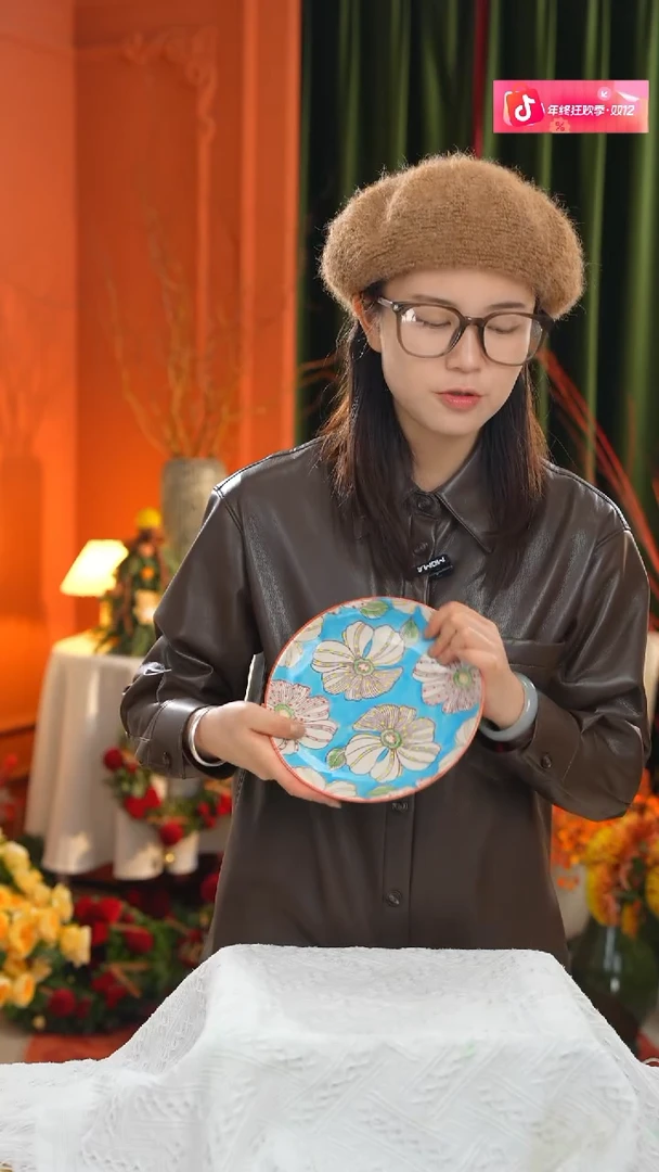 陶瓷圆盘子 手工雕花142（直径20cm）