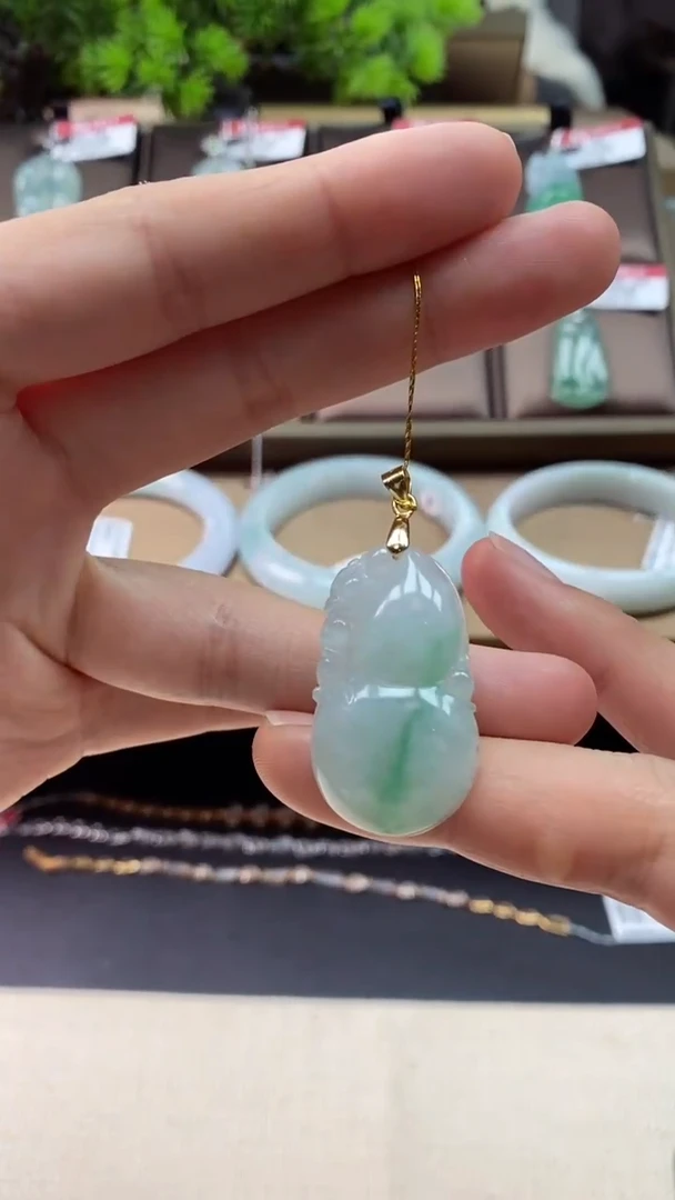 【闪购商品】翡翠颈饰银S925镶嵌葫芦