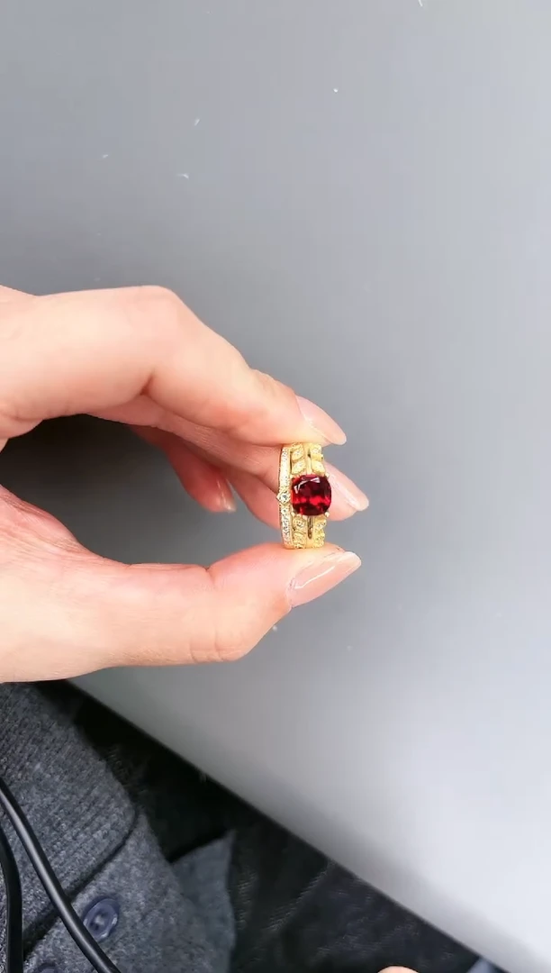 【闪购商品】石榴石戒指银S925镶嵌w701