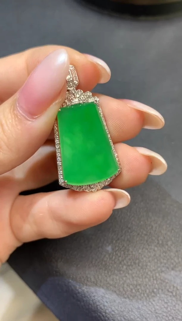 吊坠(不含链)18K金镶嵌翡翠派**?54-无事牌