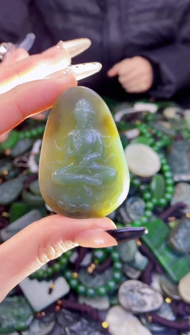 颈饰未镶嵌和田玉1